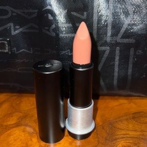 Make Up Forever M100 lipstick